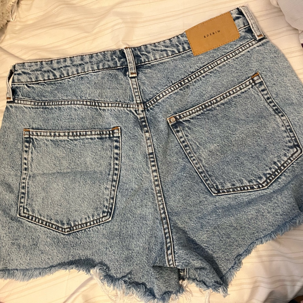 &DENIM shorts by H&M
